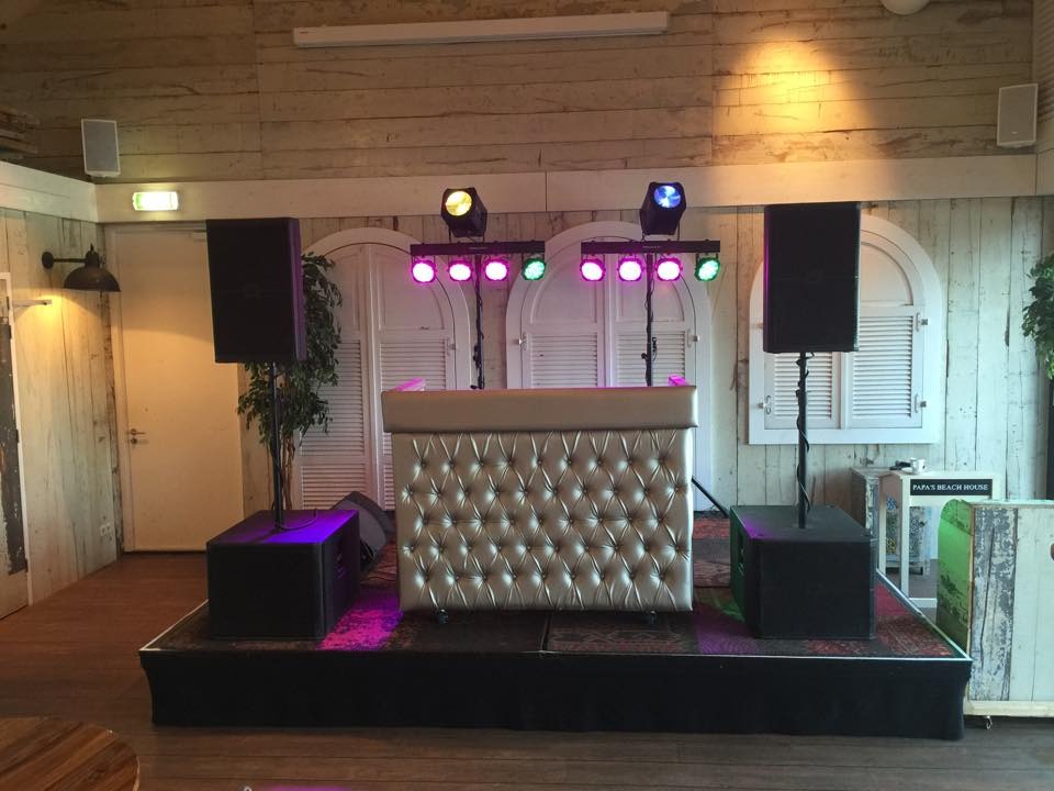 DJ Booth gecapitonneerd (zilver)